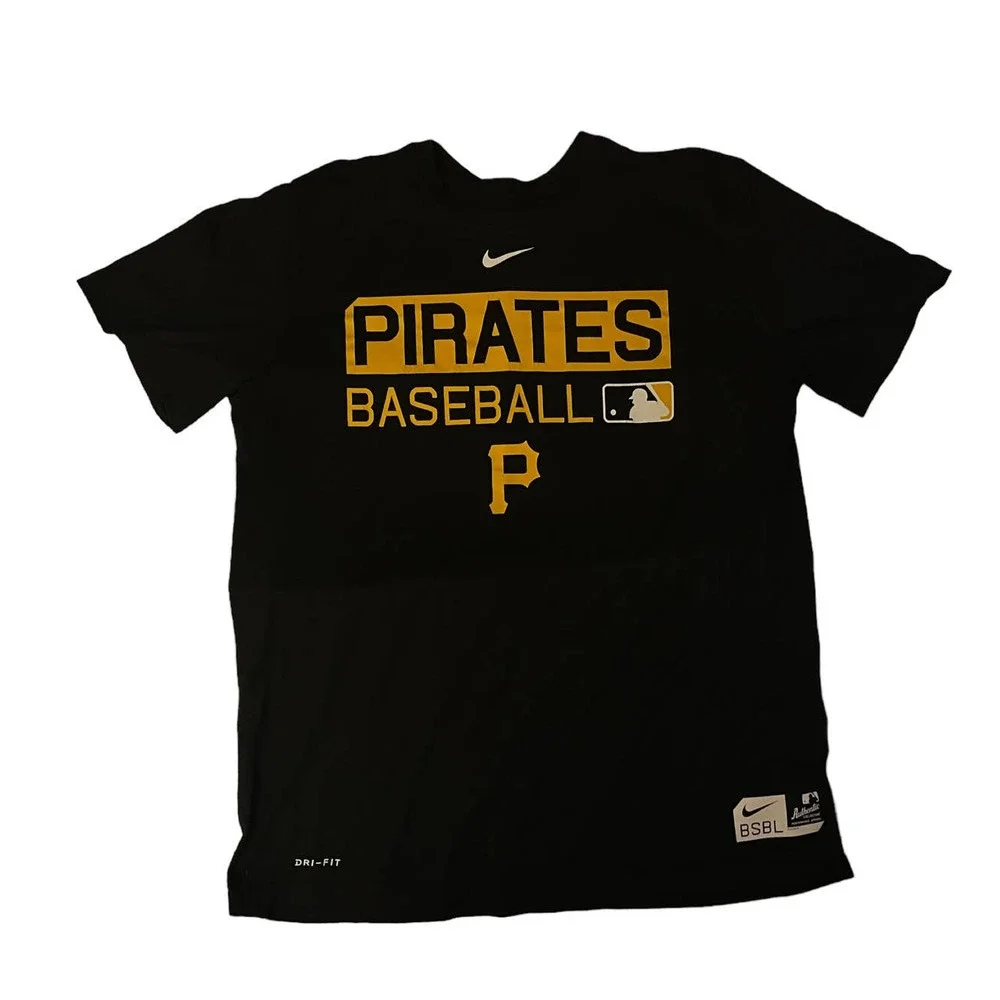 Nike Mens T-Shirt Authentic Apparel Pirates Graphic Dri Fit Size L Athletic Cut‎